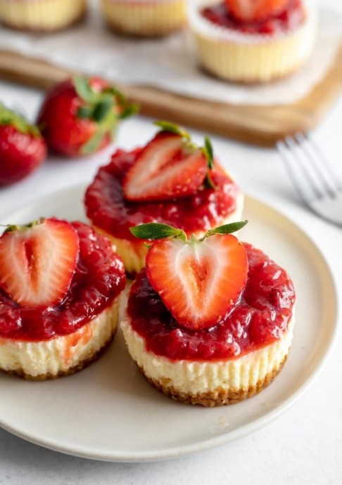 Mini Strawberry Cheesecakes