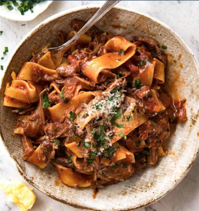 Slow Cooked Shredded Beef Ragu Pasta