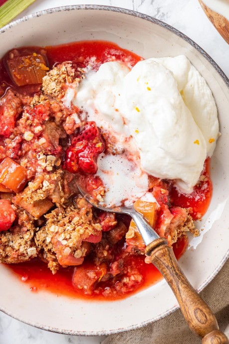 Strawberry Rhubarb Crisp