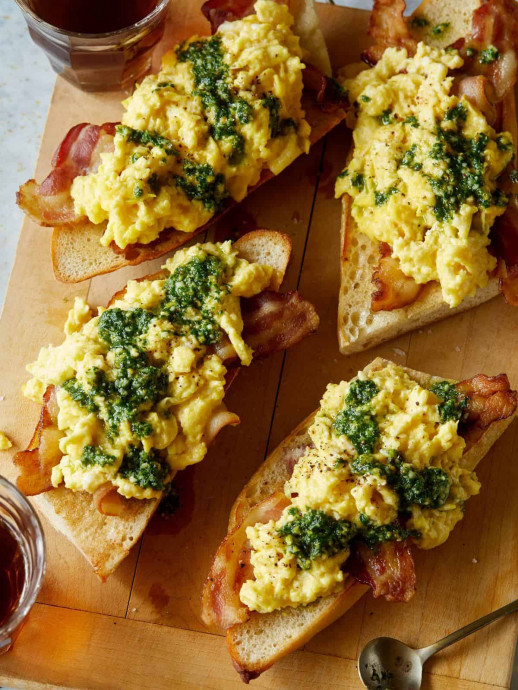 Pesto Topped Soft Scrambled Eggs With Bacon