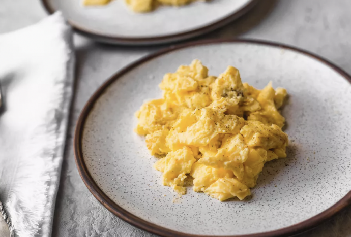 How to Make Perfect, Fluffy Scrambled Eggs