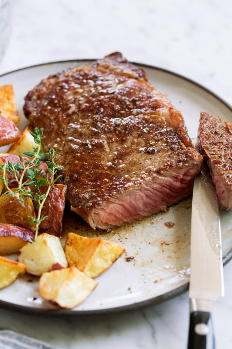 Pan Seared Steak with Garlic Butter