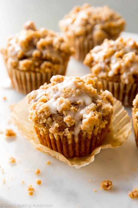 Pumpkin Crumb Cake Muffins