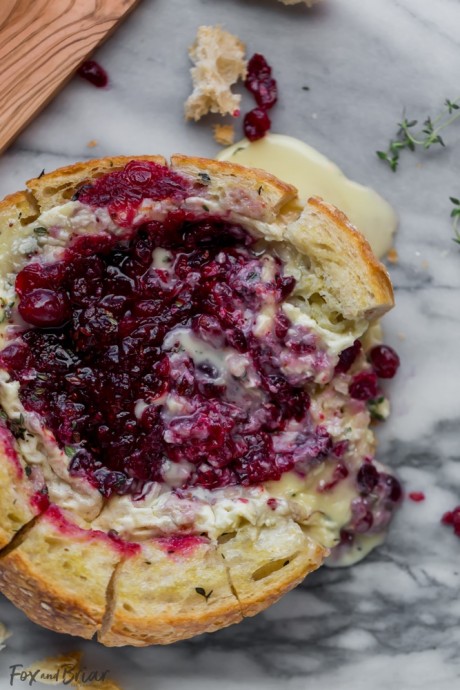 Baked Cranberry Brie Bread Bowl