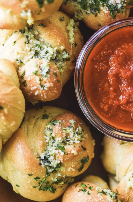 Buttery Garlic Knots