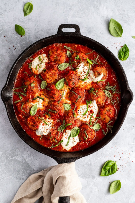 Juicy Turkey Meatballs in Tomato Basil Sauce with Burrata