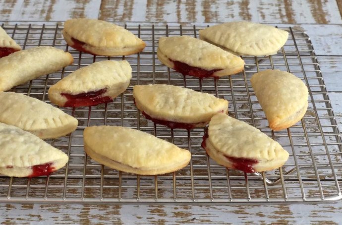 Cream Cheese Cookies With Jam Filling