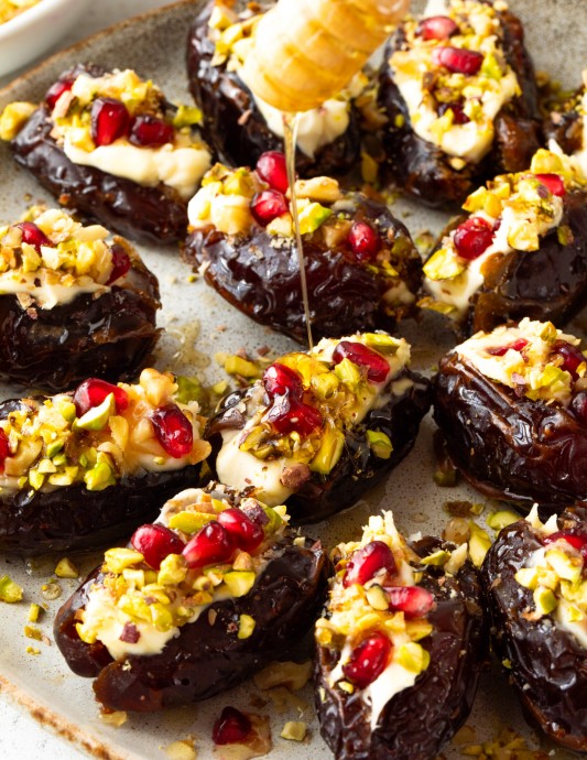 Mascarpone Stuffed Dates