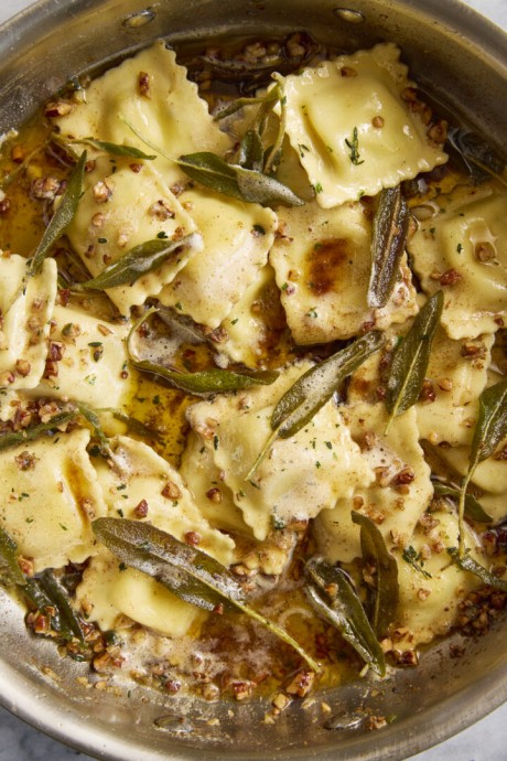 Ravioli with Sage Butter Sauce Ravioli with Sage Butter Sauce