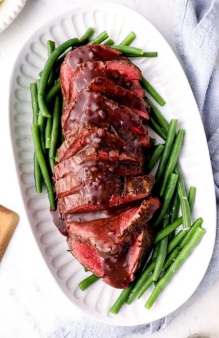 Beef Tenderloin with Red Wine Sauce Beef Tenderloin with Red Wine Sauce