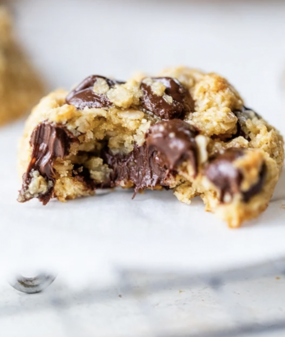 Healthy Chocolate Chip Oat Cookies