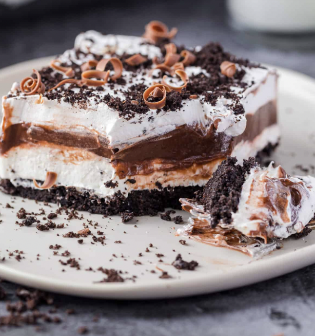 ​Chocolate Lasagna (No-Bake Dessert)