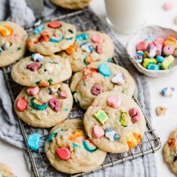 Soft Lucky Charms Cookies