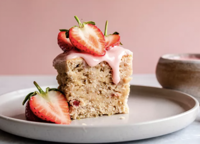 Fresh Strawberry Cake and Frosting