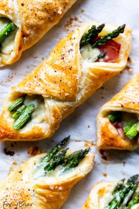 Prosciutto Asparagus Puff Pastry Bundles