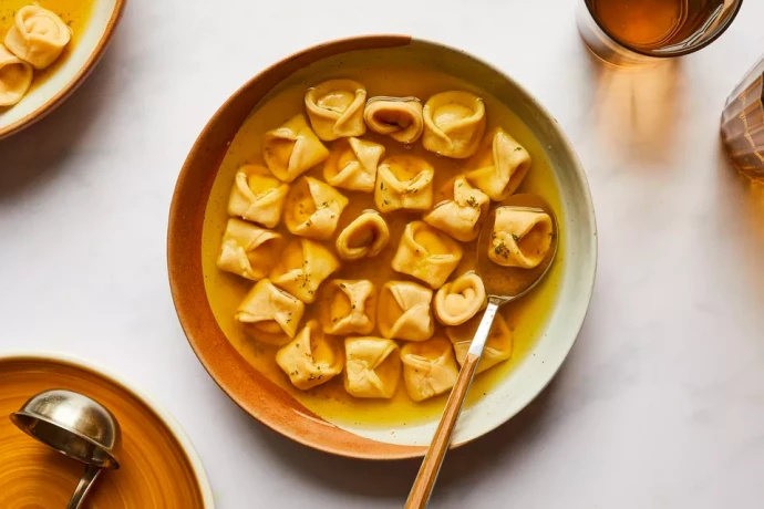 Cappelletti: "Little Hats" of Filled Pasta