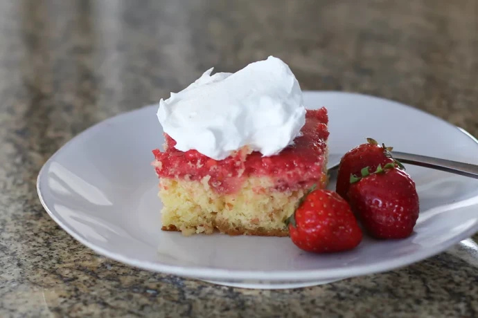 Easy Strawberry Shortcut Cake