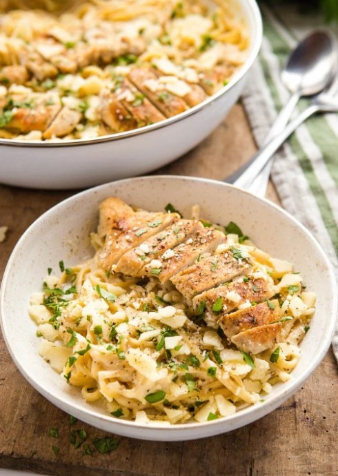 One Pan Chicken Alfredo Pasta