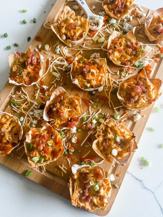 Easy Low Point Buffalo Chicken Wonton Cups
