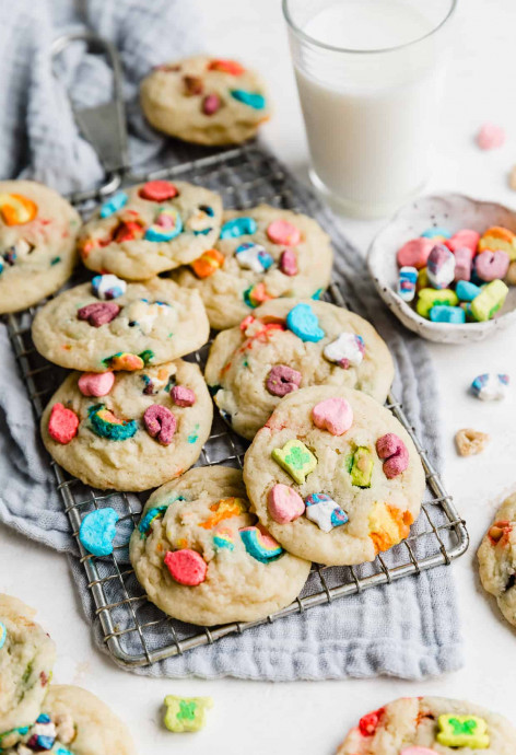 Soft Lucky Charms Cookies