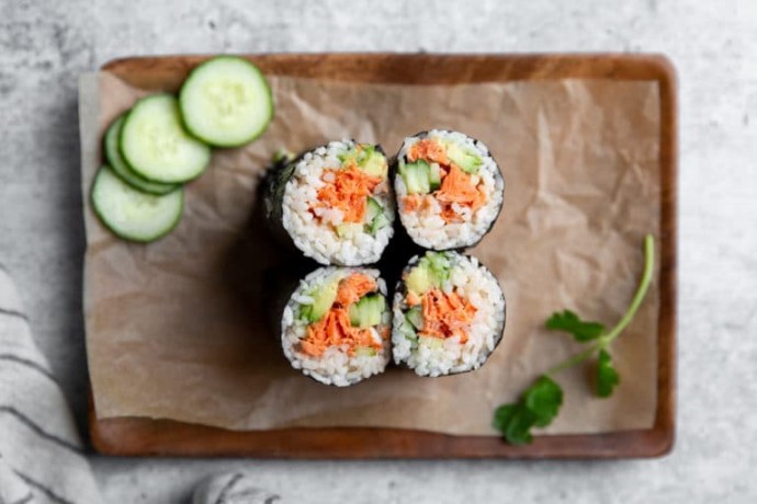 Easy Spicy Salmon Rolls with Homemade Sriracha Mayo