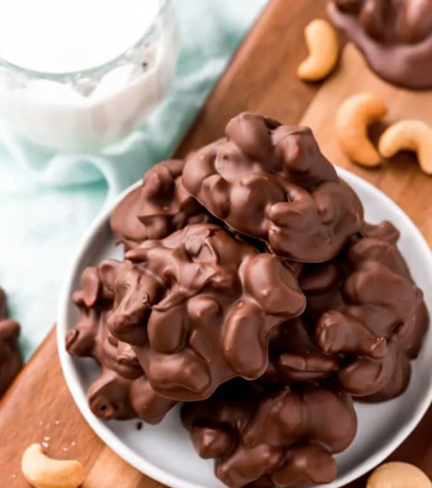 Chocolate Cashew Clusters