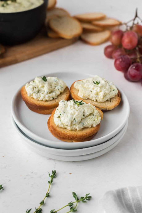 Baked Goat Cheese Dip with Lemon And Thyme