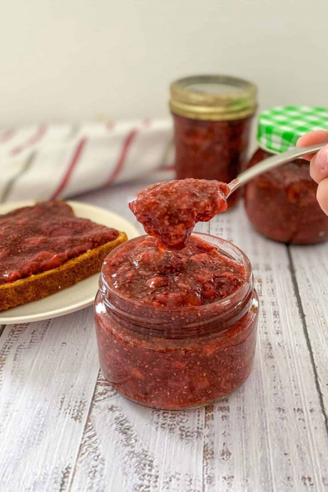 Sugar Free Strawberry Jam [No Pectin!]