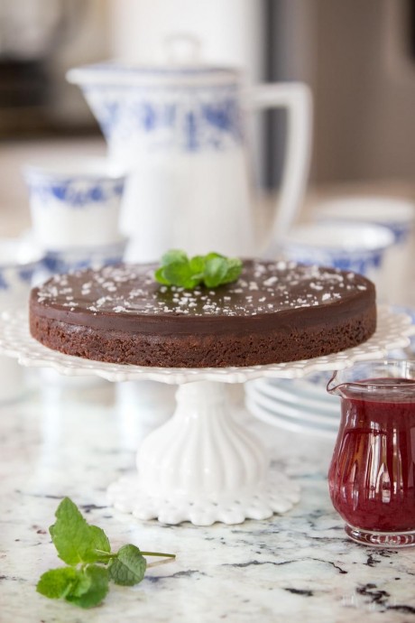 Swedish Sticky Chocolate Cake (Kladdkaka)