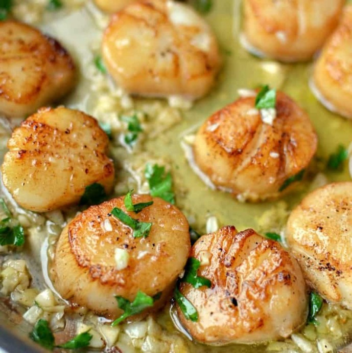 Garlic Lemon Butter Seared Scallops