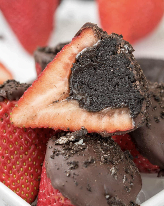 Oreo Truffle Dipped Strawberries