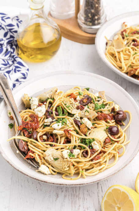 15-minute Mediterranean pasta